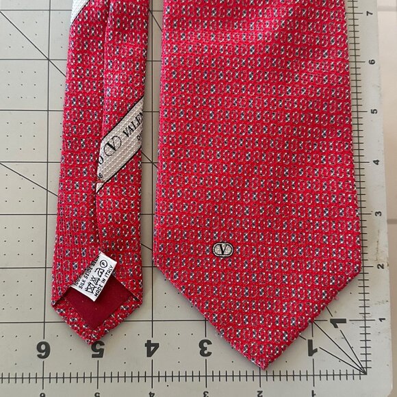 Vintage Valentino Garavani 100% Silk Authentic Men's Luxury Necktie - Picture 2 of 8